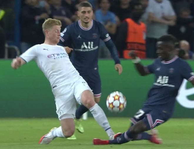 trong tai thien vi De Bruyne 1