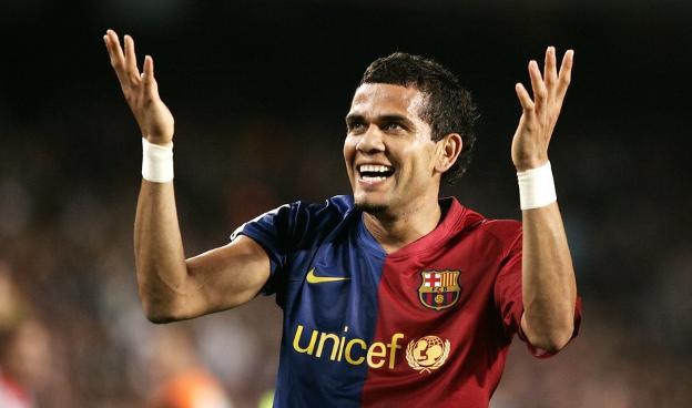 dani-alves-tinh-nguyen-giup-barca 1